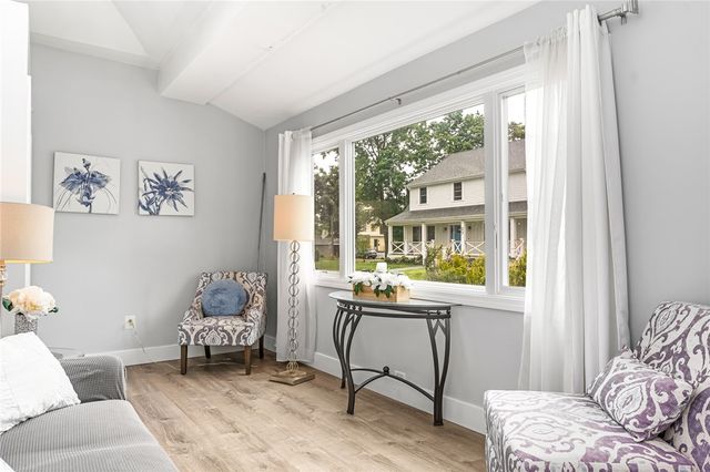 26 Bowden Avenue, Barrington, RI 02806