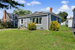 26 Bowden Avenue, Barrington, RI 02806