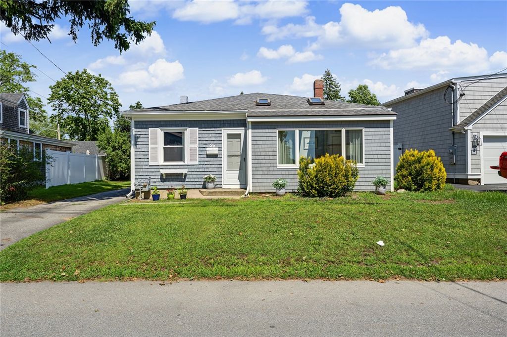 26 Bowden Avenue, Barrington, RI 02806