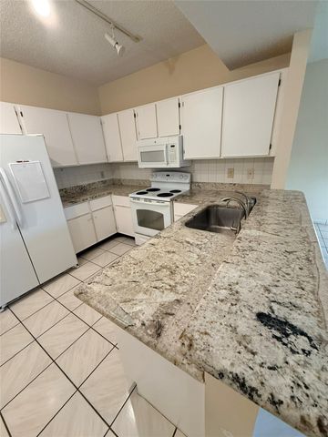 12060 NW 11th Street 12060, Pembroke Pines, FL 33026