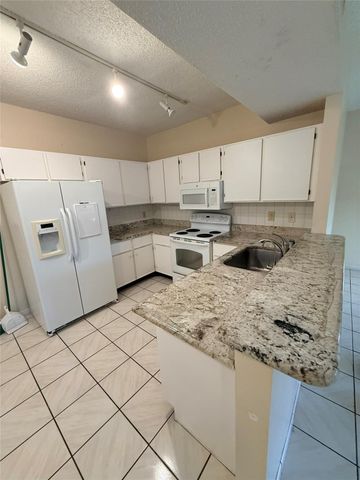 12060 NW 11th Street 12060, Pembroke Pines, FL 33026