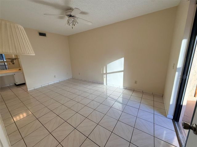 12060 NW 11th Street 12060, Pembroke Pines, FL 33026