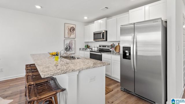 333 OAKMONT CIRCLE, Calera, AL 35040