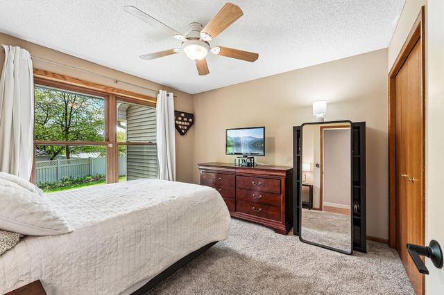 1410 Appaloosa Trail, Eagan, MN 55122