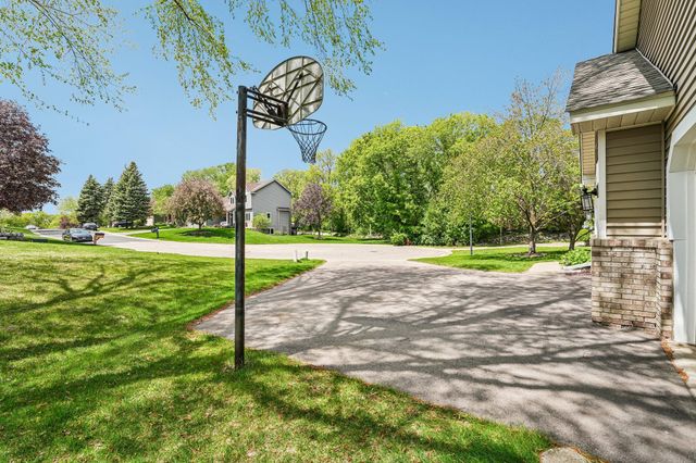 1410 Appaloosa Trail, Eagan, MN 55122
