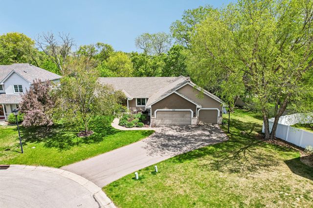 1410 Appaloosa Trail, Eagan, MN 55122