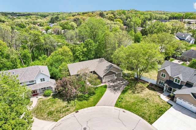 1410 Appaloosa Trail, Eagan, MN 55122