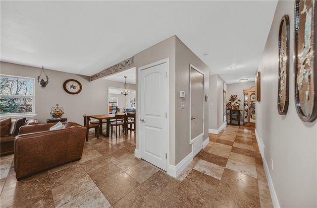 1827 Seminole Court, Fayetteville, AR 72701