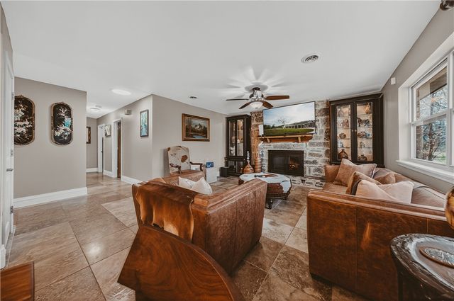 1827 Seminole Court, Fayetteville, AR 72701