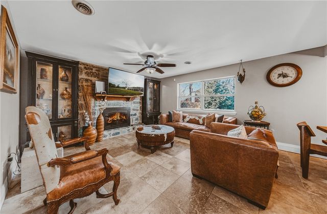 1827 Seminole Court, Fayetteville, AR 72701