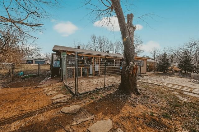 1827 Seminole Court, Fayetteville, AR 72701