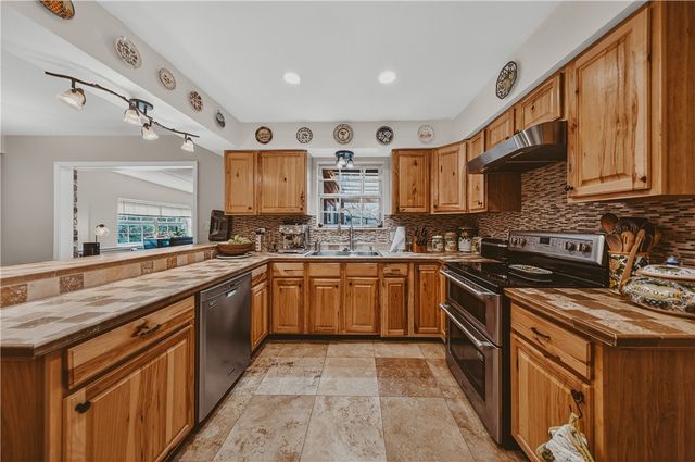 1827 Seminole Court, Fayetteville, AR 72701