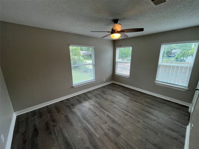 2423 Lolita Drive, Dallas, TX 75227