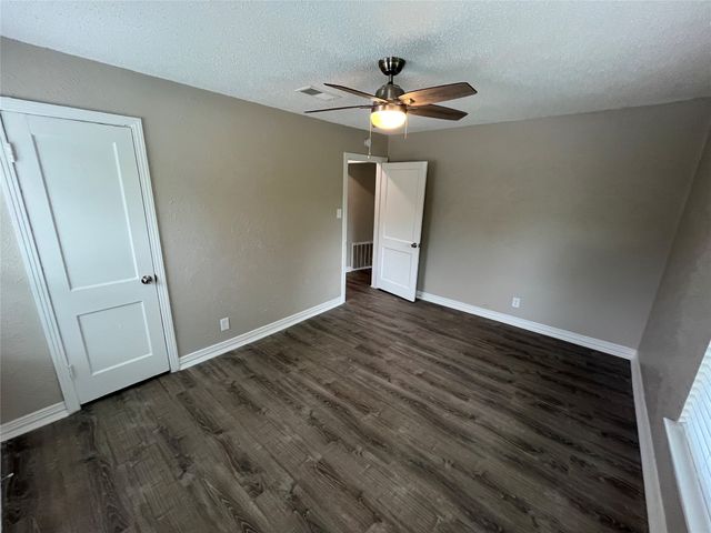 2423 Lolita Drive, Dallas, TX 75227