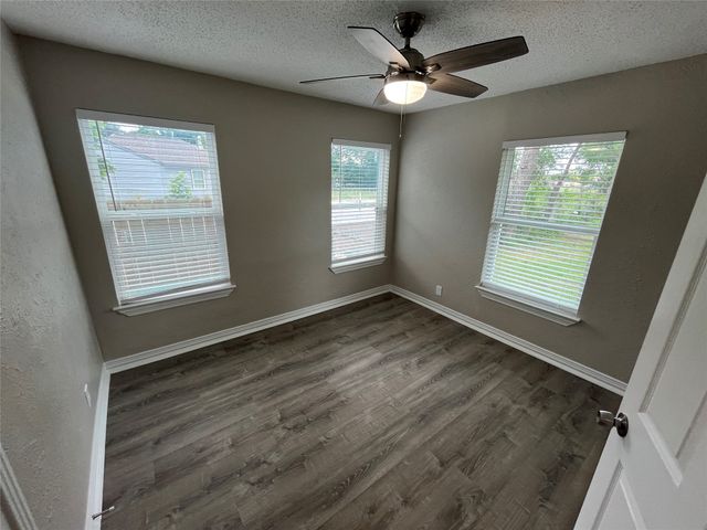 2423 Lolita Drive, Dallas, TX 75227