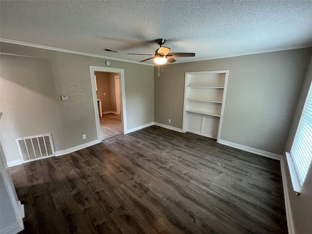 2423 Lolita Drive, Dallas, TX 75227