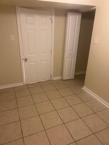 8235 S Vernon Avenue G, Chicago, IL 60619