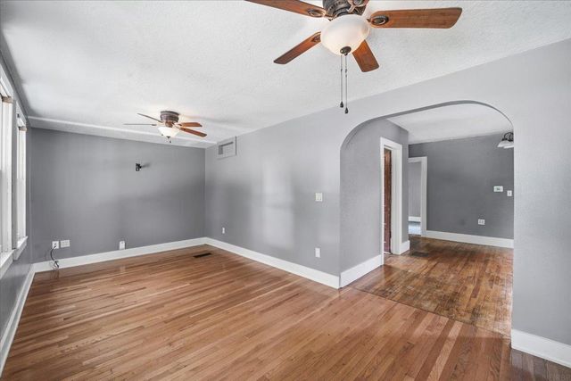 1518 11th Street, Eldora, IA 50627