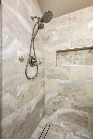 15 Pembroke Lane, Bella Vista, AR 72715