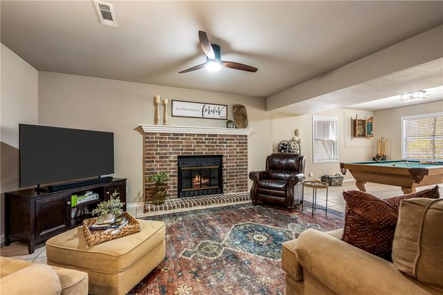 15 Pembroke Lane, Bella Vista, AR 72715