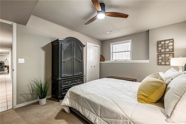 15 Pembroke Lane, Bella Vista, AR 72715