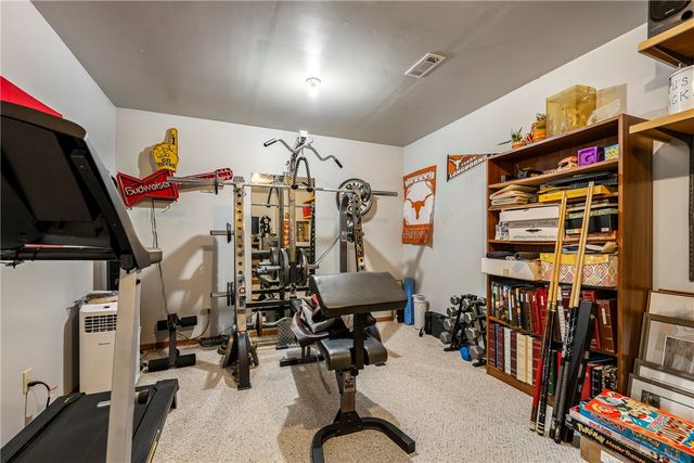 15 Pembroke Lane, Bella Vista, AR 72715
