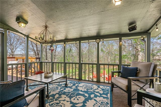 15 Pembroke Lane, Bella Vista, AR 72715