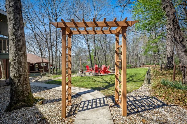 15 Pembroke Lane, Bella Vista, AR 72715