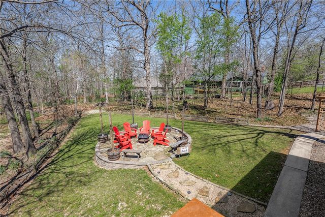 15 Pembroke Lane, Bella Vista, AR 72715