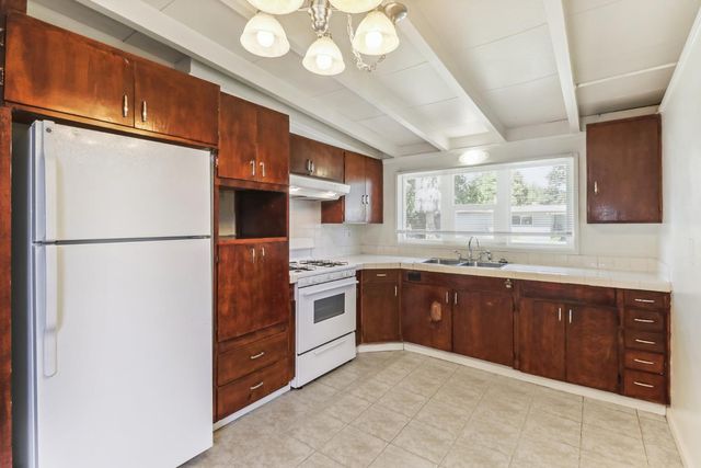 1025 Hobson Ave, West Sacramento, CA 95605