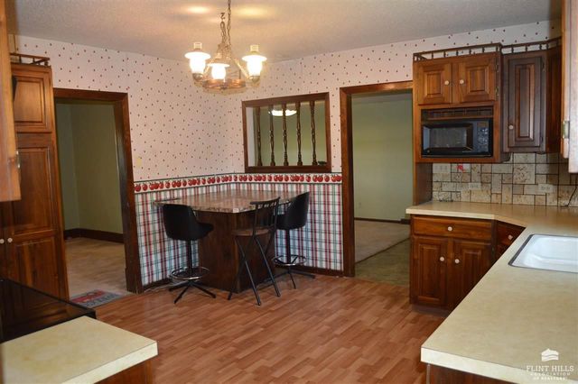 1593 Broughton Road, Clay Center, KS 67432