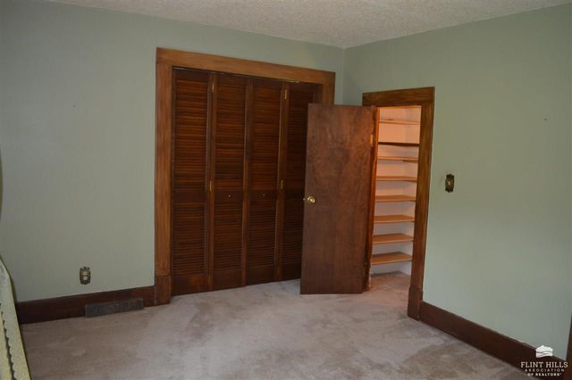1593 Broughton Road, Clay Center, KS 67432