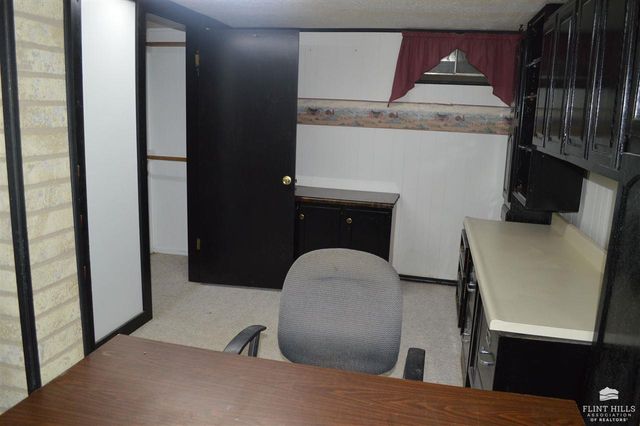 1593 Broughton Road, Clay Center, KS 67432