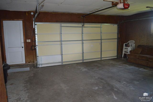 1593 Broughton Road, Clay Center, KS 67432