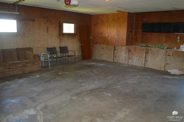 1593 Broughton Road, Clay Center, KS 67432