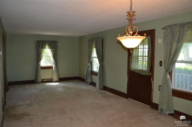 1593 Broughton Road, Clay Center, KS 67432