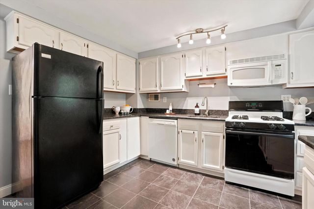 36 FAIRVIEW RD, Paoli, PA 19301