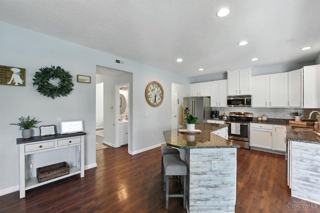 4825 Lakeview Court, South Lebanon, OH 45065