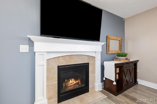 8479 Twin Lakes Drive, Jenison, MI 49428
