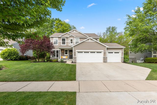 8479 Twin Lakes Drive, Jenison, MI 49428