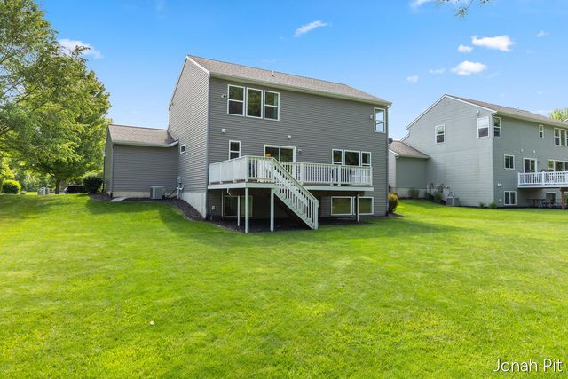 8479 Twin Lakes Drive, Jenison, MI 49428