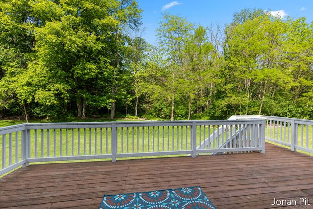 8479 Twin Lakes Drive, Jenison, MI 49428