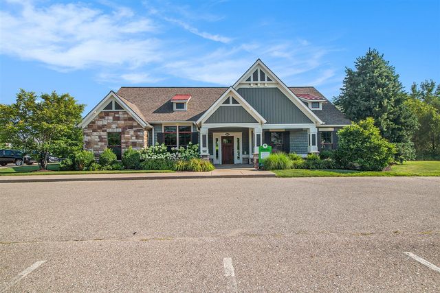 8479 Twin Lakes Drive, Jenison, MI 49428