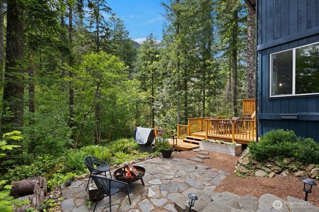 42003 SE 166th Street, North Bend, WA 98045