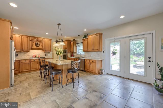 520 DUQUESNE RD, York, PA 17402