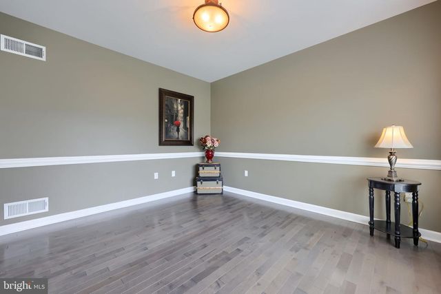 520 DUQUESNE RD, York, PA 17402
