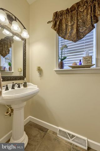520 DUQUESNE RD, York, PA 17402