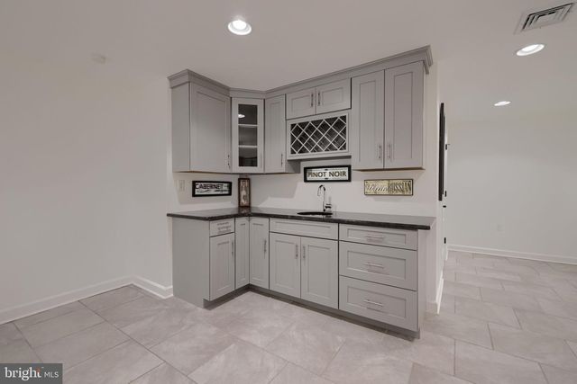 520 DUQUESNE RD, York, PA 17402