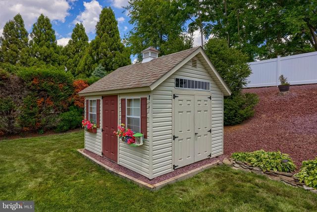 520 DUQUESNE RD, York, PA 17402