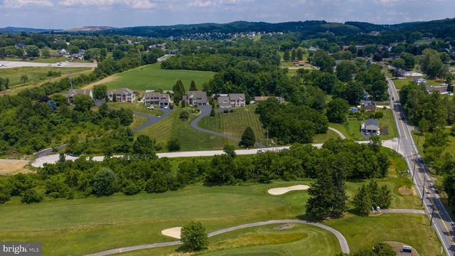 520 DUQUESNE RD, York, PA 17402